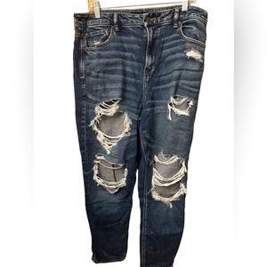 Never worn American Eagle Outfitters (AE) Curvy Mom Ripped Jean (sz 16)